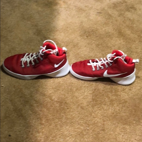 Shoes 👟 - Picture 2 of 3